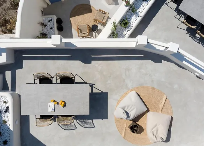 Acave Santorini Suites