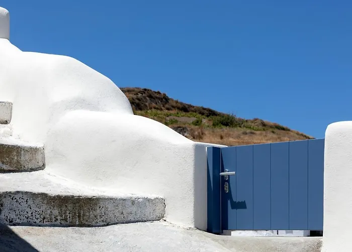 Acave Santorini Suites