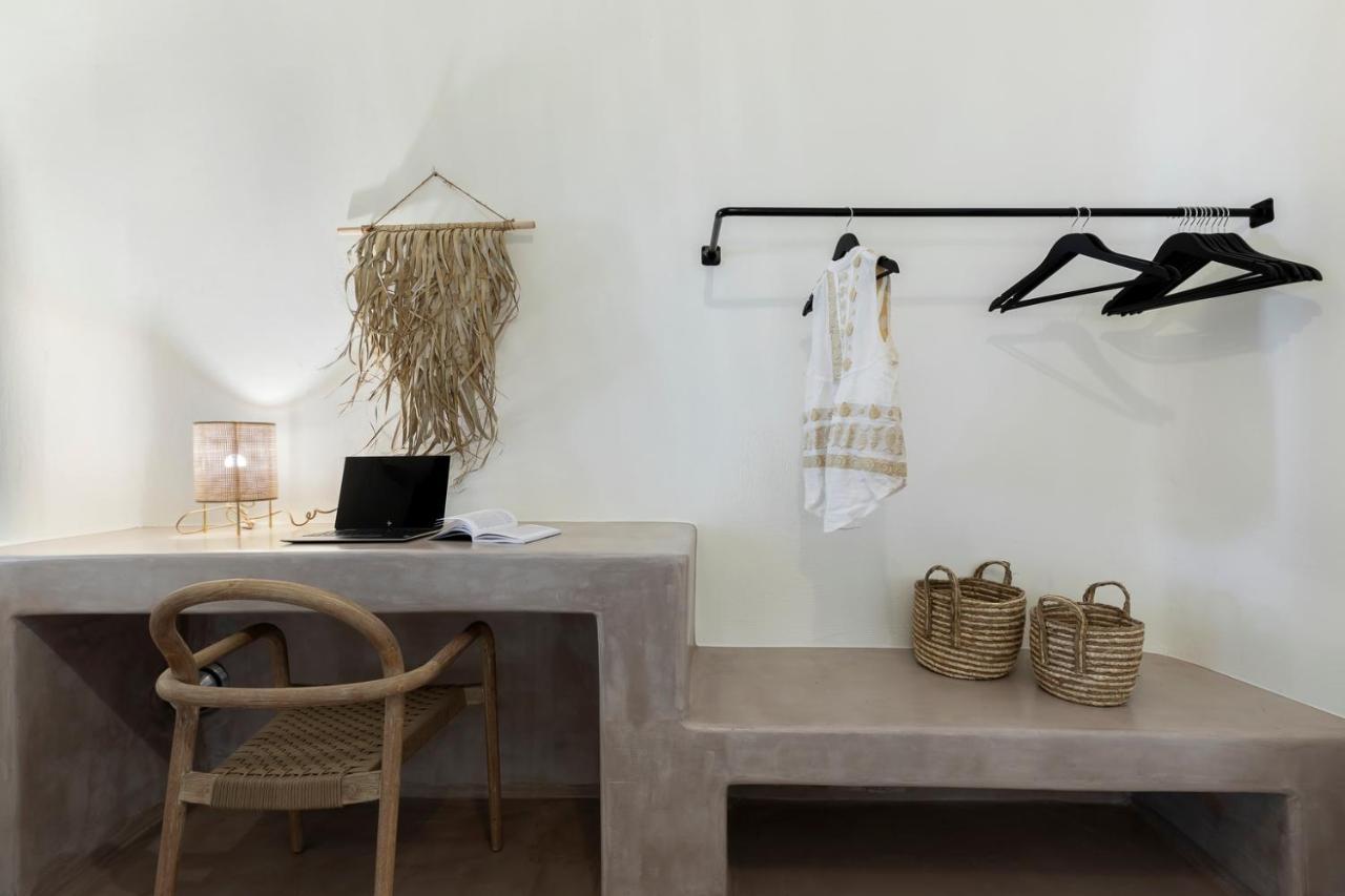 Acave Santorini Apartment Vothon