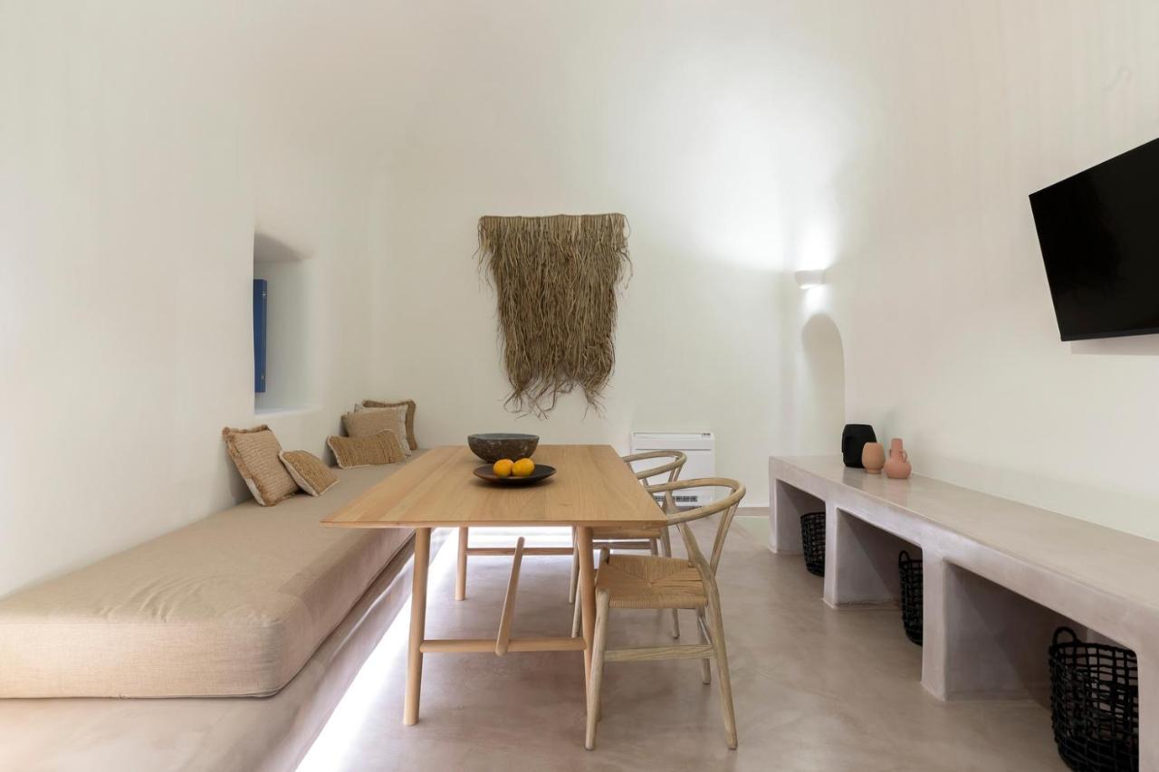 Acave Santorini Apartment Vothon