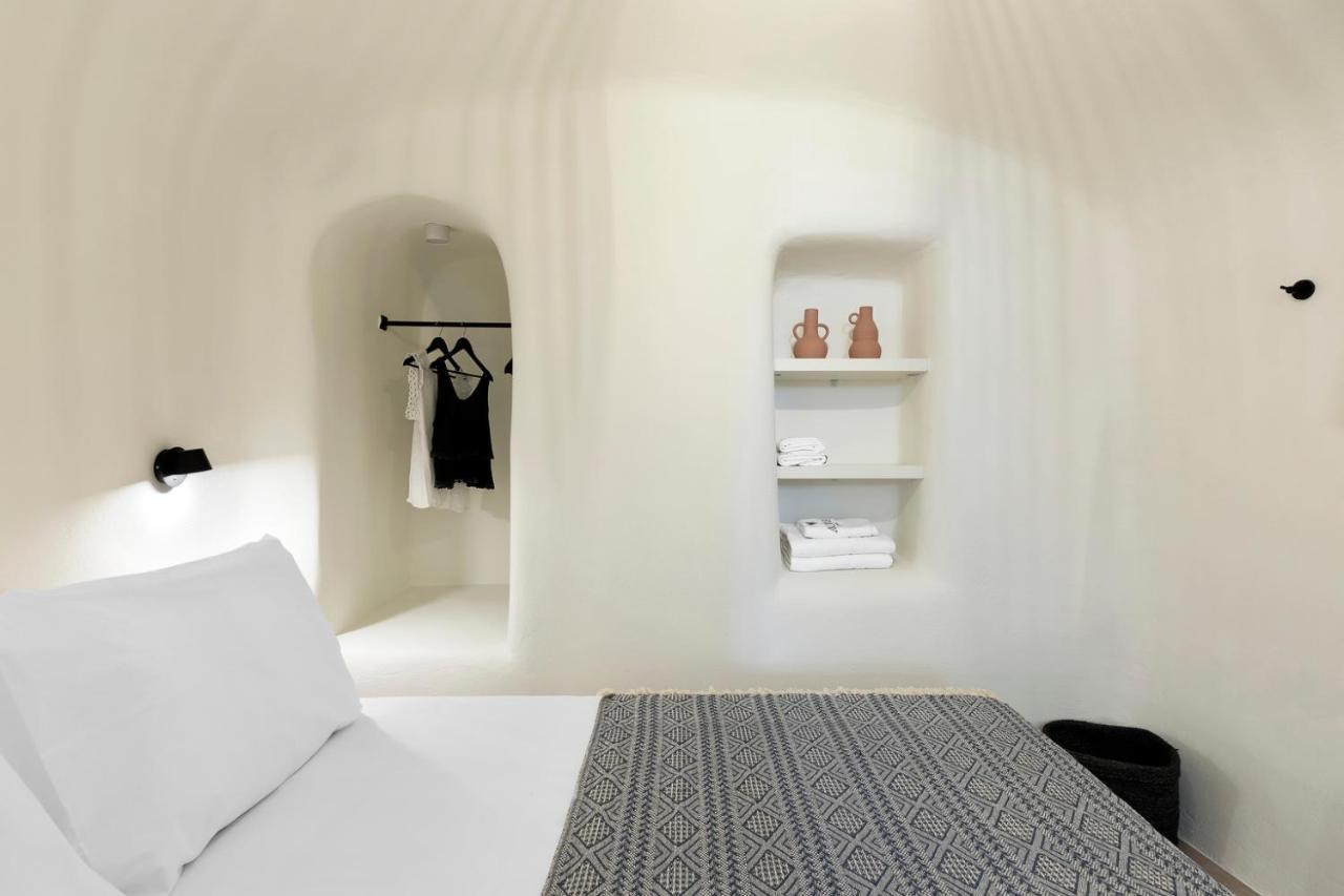 Acave Santorini *